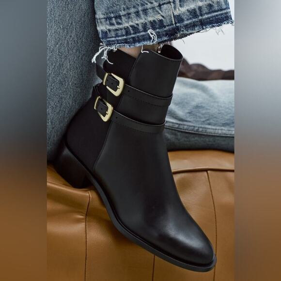 Zara Black BUCKLED STRAP ANKLE BOOTS - Picture 1 of 13